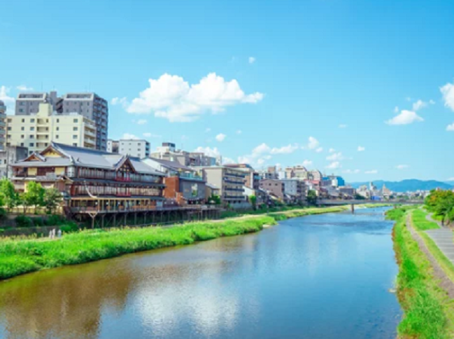 More than 90 years since it was built.A house that has been around for a long time in Kyoto.